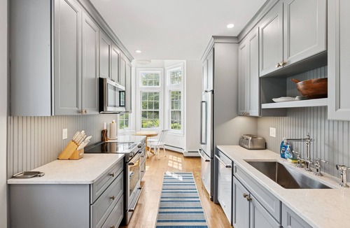 Kennebunk House | Hot Tub! Walk to Dock Square and Gooch's Beach!