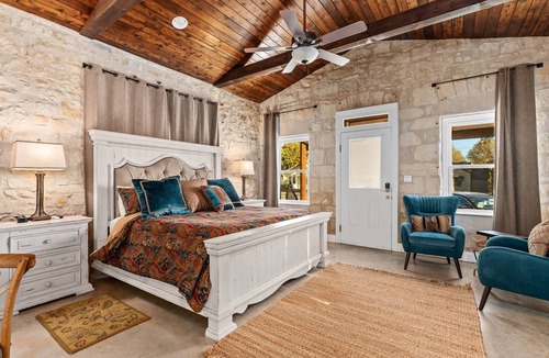 Fredericksburg House | House ∙ 2 bedrooms ∙ 4 guests