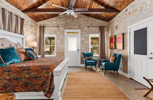 Fredericksburg House | House ∙ 2 bedrooms ∙ 4 guests