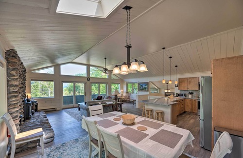 Jackson Cottage | House w/Balcony ~ 5 Mi to Cranmore Resort!