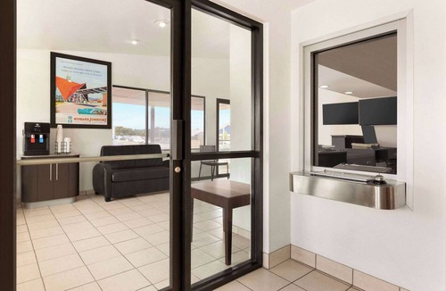 Harrisonburg Hotel | Howard Johnson by Wyndham Harrisonburg