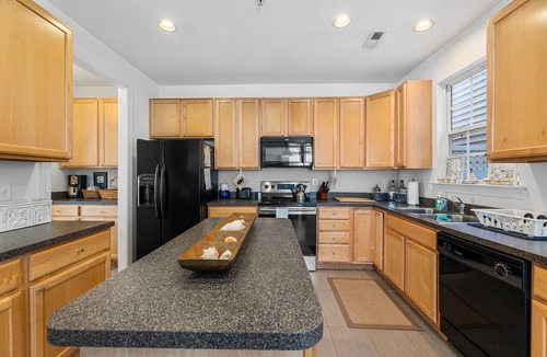 Villages of Five Points House | Huge well decorated townhouse in 5 Points Four + bedrooms and Two Living areas.