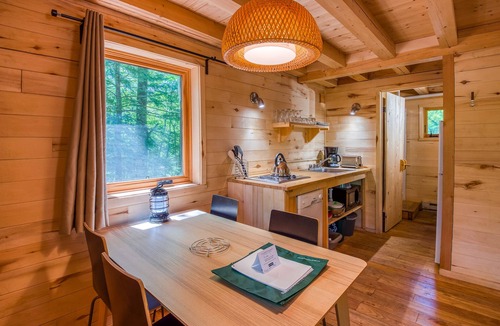 Sutton Ski Chalet | Huttopia Sutton