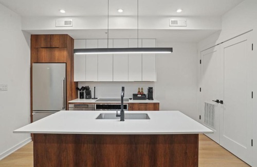 Shaw Apartment | Huxley 2 Downtown DC Walk to Convention Center