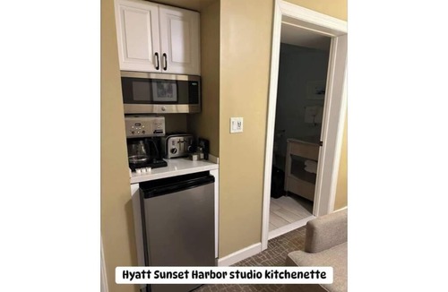 Truman Annex Hotel | Hyatt Sunset Harbor Key West Studio Room w/Kitchenette