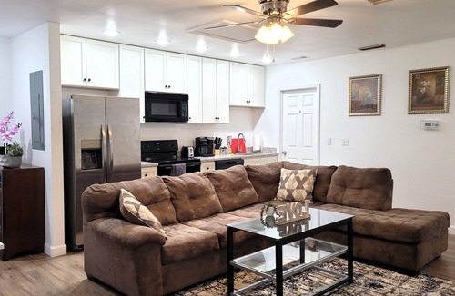 Tallahassee Apartment | [I0B/5B] a duplex, sleep 16+, 4 mins FSU (126)