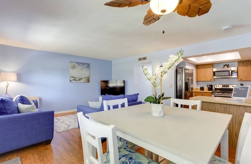 Fort Pierce Condo | Idyllic Fort Pierce Retreat - Walk to Beach!