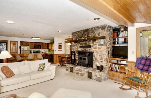 Old Timberline House | Incredible location + spectacular scenery = perfect vacation location!