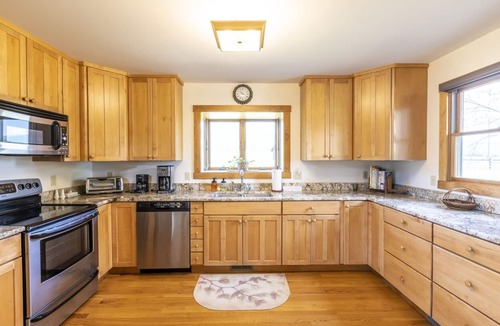Etlan House | Incredible Old Rag and Shenandoah Panoramas from this Lovely, Peaceful Retreat