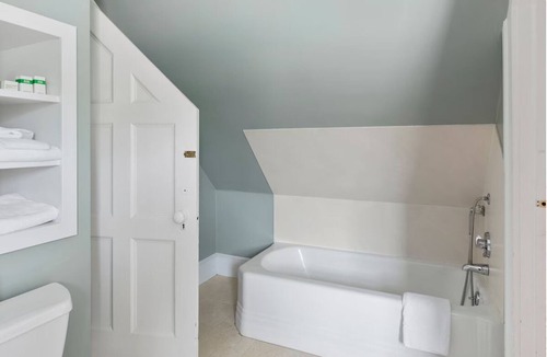 Kennebunkport Hotel | Innkeepers Room at Kennebunkport Inn, Free Parking, Near Dock Square