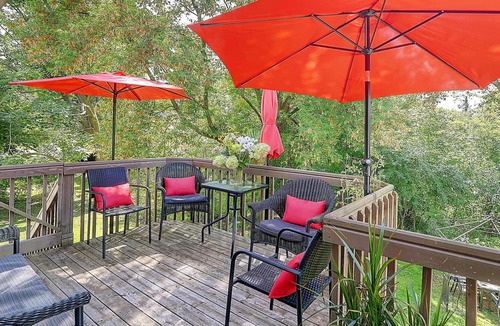 Baie-D'Urfe House | Intergenerational 3 bedroom 1 bathroom