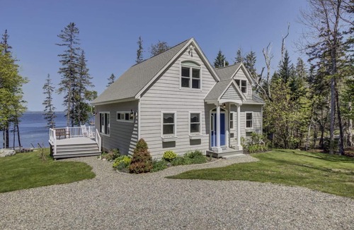 Islesboro Cottage | Island Beachside Cottage with Sunset Views