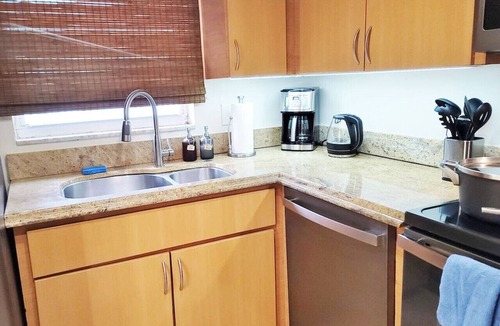 Sugar Sands Apartment | Island life 2 br 2-ba walk 2 beach, Snorkel & Surf