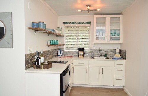 Sebastian Hotel | Island View Cottages