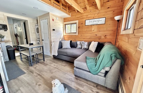 Fort Kent Mills Cabin | J19 North King Suite Stay & Ride Direct Trail Access In Town WiFi Room for 7