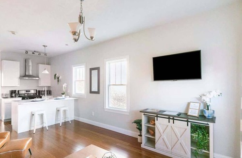 Federal Hill Apartment | Jennifer's Modern Federal Hill Apt w/Private Deck