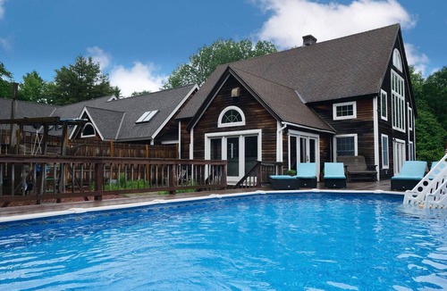 North Pownal House | Karin's Place VT: Secluded post and beam with private pool, sauna, & playground