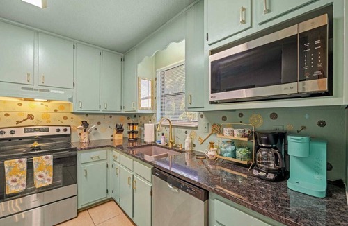Tallahassee House | King Bed- Pets-Deck-BIG fence yrd