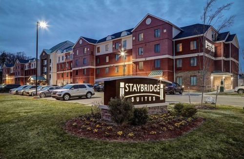 Lanham Apartment | King Suite. Free Breakfast Buffet. Great Location Near NASA, IRS, FDA.