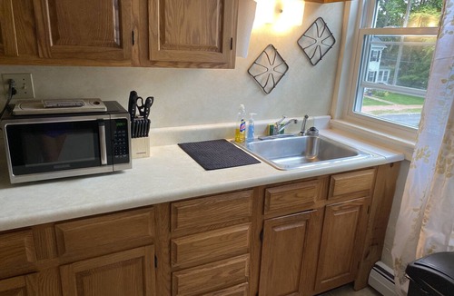 Dover Apartment | 💋Kissing Downtown - Parking Spot! Sleeps 5🖐Free Wine🍷