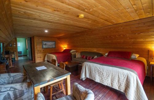 Saint-Mathieu-du-Parc Hotel | L'Auberge Refuge du Trappeur