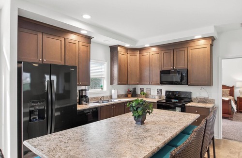 Orange House | Lake Anna Waterfront - Sleeps 21 - Dock for 3 Boats