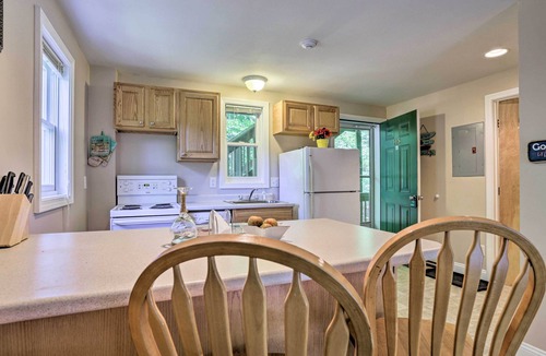 Gilford Apartment | Lake Getaway: Walk Across Street to Private Beach!