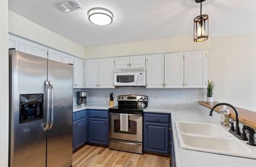 Canyon Lake Condo | Lake & Hill Country Views, 2 Master Suites, Pet Friendly, Deck w/Grill