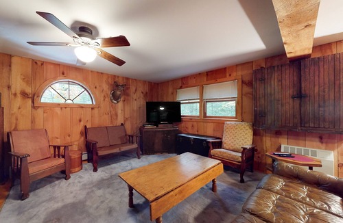 Moultonborough Apartment | Lake-view condo near golf with a grill & cable - dog-friendly