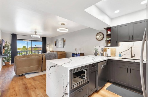 Clewiston Condo | Lake View -Fresh & New-Bass N Sun-Pool-King Bed