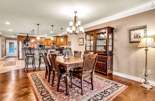 Indian Point House | Lake View Retreat Near SDC with Free Tickets, Community Outdoor Pool & Upgraded Kitchen