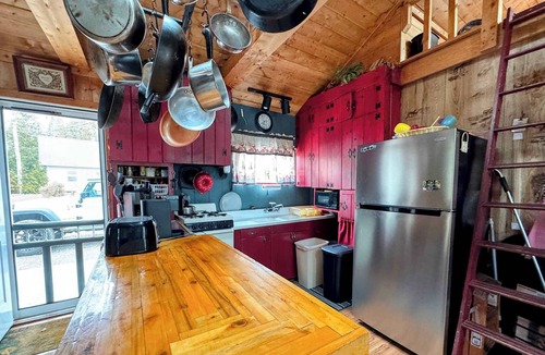 Sullivan House | Lakefront Family Camp w/Kayaks & Firepit