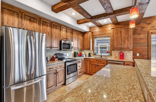 Indian Point House | Lakefront Luxury at WaterMill Cove | Gorgeous Views + Lazy River & Dock | 2 Mi to Silver Dollar City