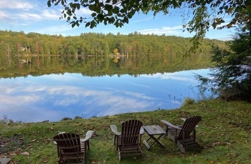 Bucksport Cottage | Lakefront Retreat w/Dock + Kayaks | Near Acadia | Pet Friendly