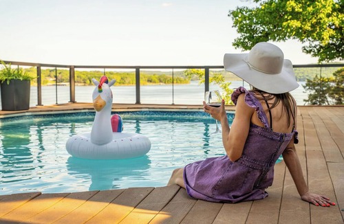 Lampe House | Lakehouse · Pool · Hot Tub · Games · Sleeps 18