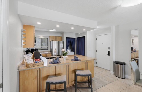 Wesley Chapel Condo | Lakeside Sunset Retreat | Ground Floor | 3 En Suites | Optional Saddlebrook Resort Amenities