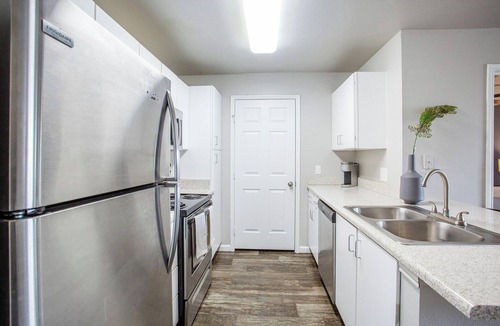 Tallahassee Apartment | Landing | Chic 2BD, Gym, Clubhouse