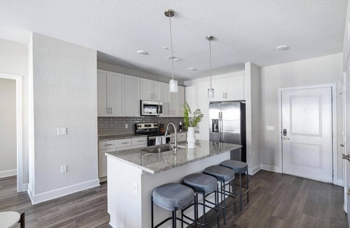 Interchange Square Apartment | Landing | Chic 2BD, Gym, Yoga Studio