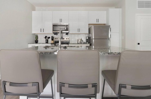 Port Malabar Apartment | Landing | Modern 1BD, Pool, Gym