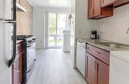 Greenbelt Apartment | Landing | Modern 2BD, Pool, Gym