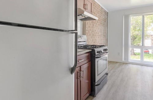 Greenbelt Apartment | Landing | Modern 2BD, Pool, Gym