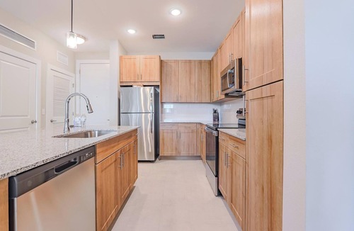 Interchange Square Apartment | Landing | Stunning 2BD, Pool, Gym