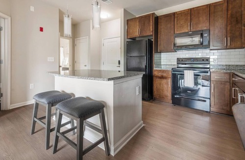 Manassas Park Apartment | Landing | Stylish 1BD, Gym, Pool