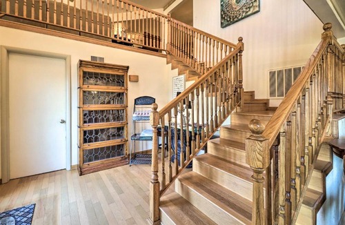 Lakeview House | Large Home w/Games: 4 Mi to Bull Shoals Lake!