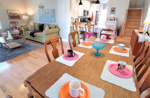 Colonial Beach House | Large Luxury 4 bed/3 bath Beach House-2 Blocks to beach, 1 Block to Bay