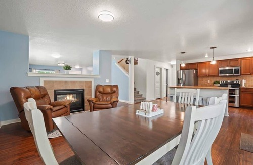 Nampa House | Large Nampa Home Sleeps 20 Near Lake Lowell Pool + Bunk Room
