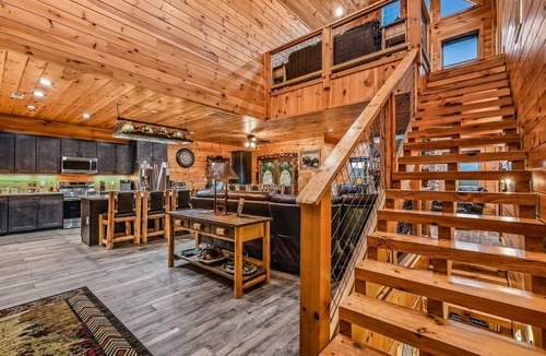 Walland Cabin | Lazy Bear Lodge 5 Bedroom Cabin by RedAwning