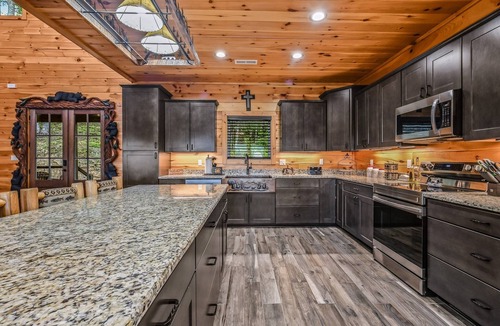Walland Cabin | Lazy Bear Lodge 5 Bedroom Cabin by RedAwning