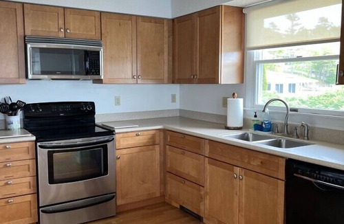 Bayville House | Linekin Lodge | Oceanfront | 3BDR| Deep Water Dock| Beach