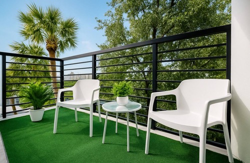 West Palm Beach Apartment | Live lux nearby the beach and downtown WPB/Gym/Ev